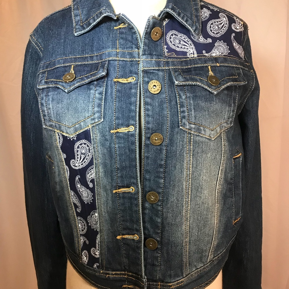 ALL EYES ON ME DENIM JACKET
